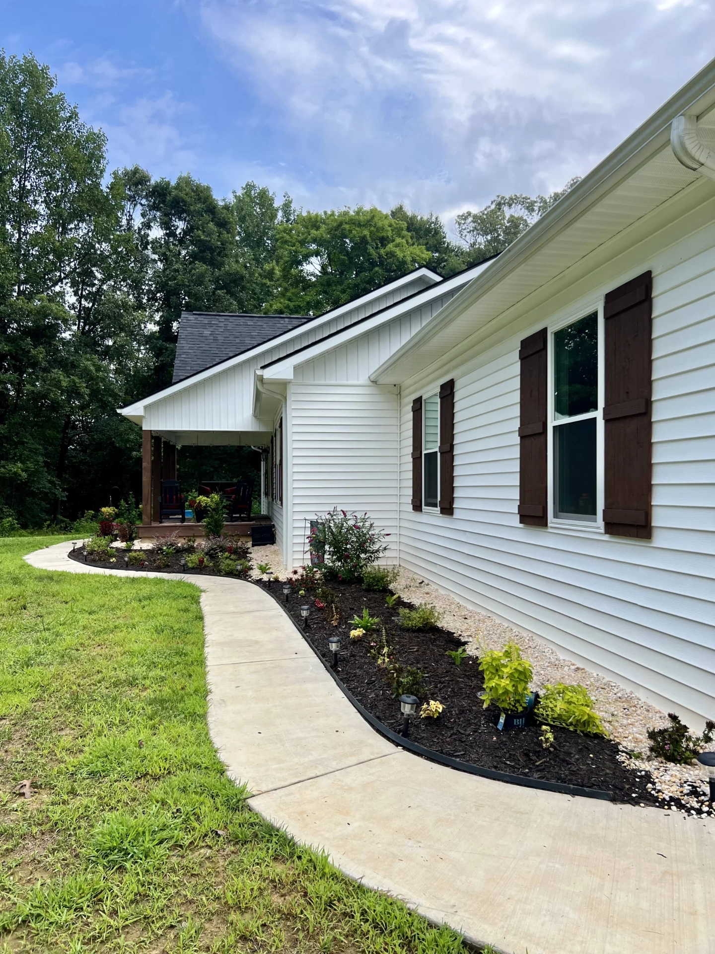 Brooks project kitchen with granite countertops and custom cabinetry